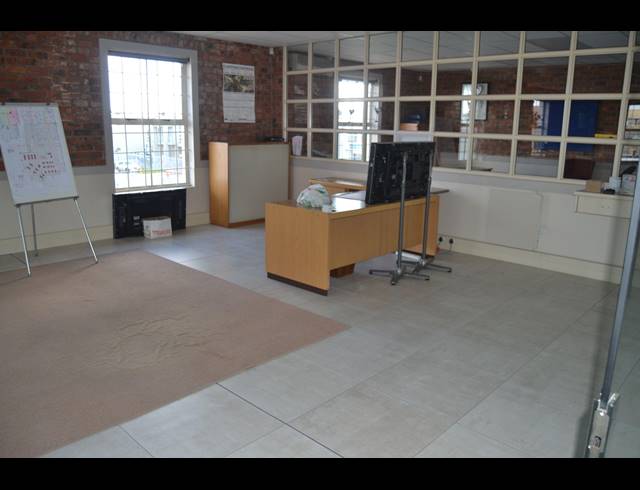 650M² WAREHOUSE FOR SALE IN KILLARNEY GARDENS
